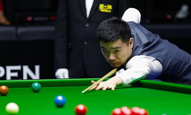 他的一举一 他的一举一